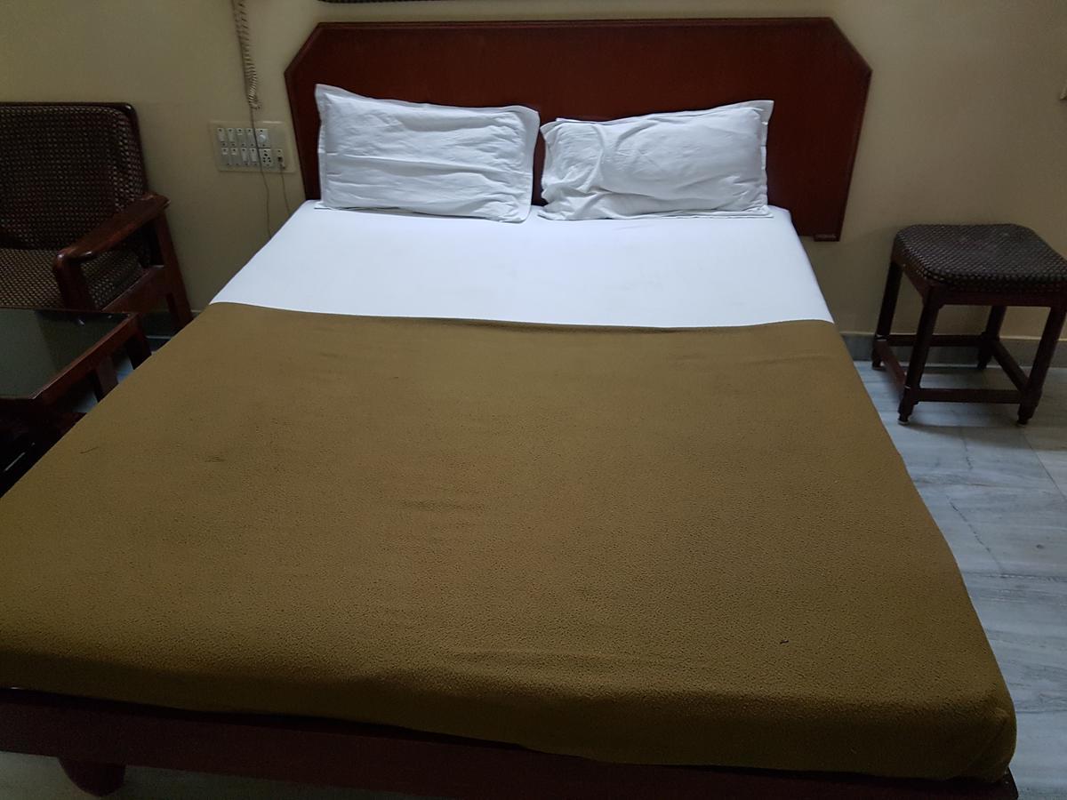 Hotel Sri Sai Residency Tirupati Exterior foto